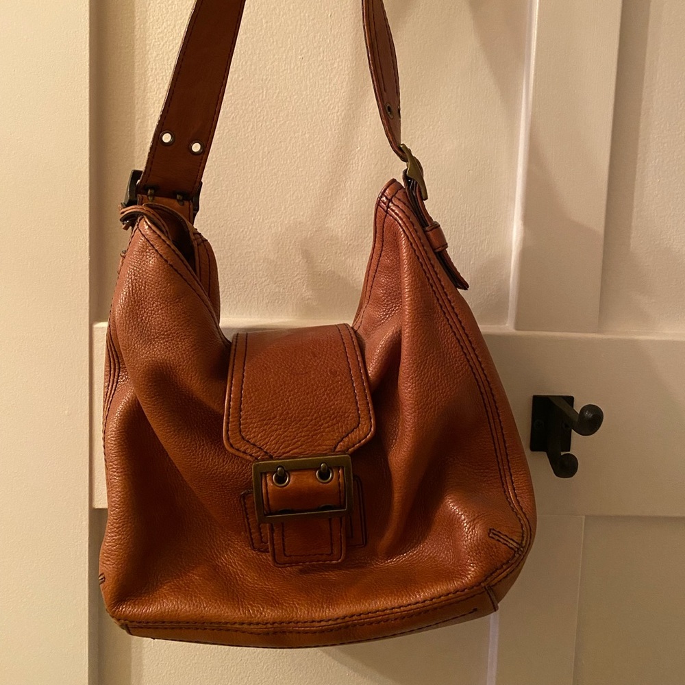 Genuine leather Banana Republic shoulder bag.